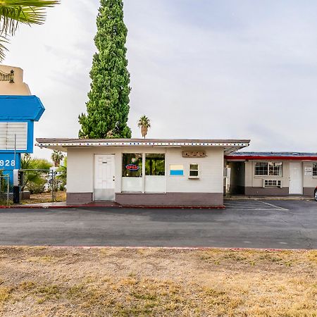Oyo Gateway Motel Las Vegas North Strip/Fremont St. Area מראה חיצוני תמונה