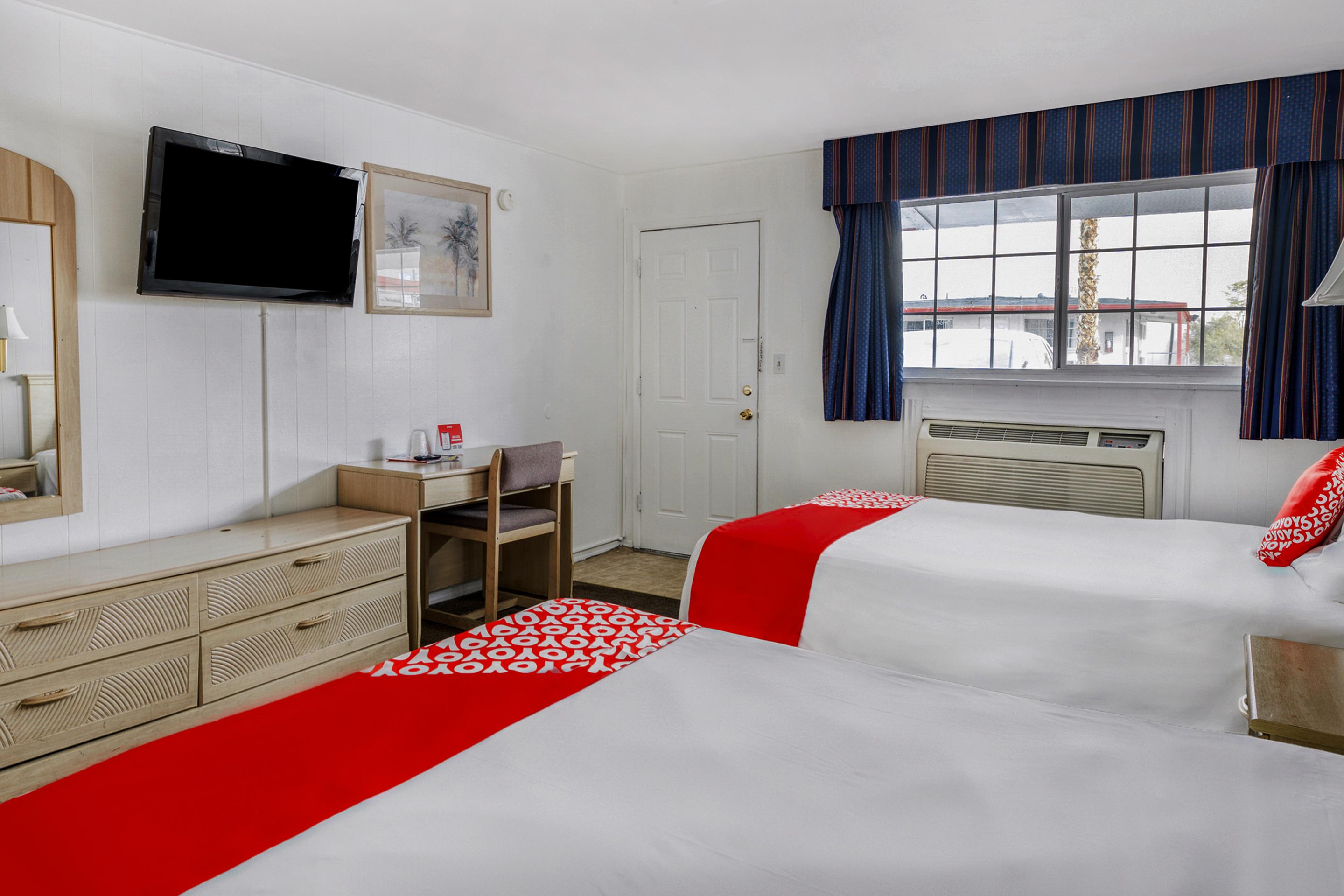 Oyo Gateway Motel Las Vegas North Strip/Fremont St. Area מראה חיצוני תמונה