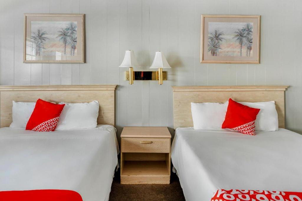Oyo Gateway Motel Las Vegas North Strip/Fremont St. Area מראה חיצוני תמונה